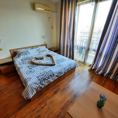 Апатаменти За Гости Sunshine И Glory Apartment Sveti Vlas Exterior photo